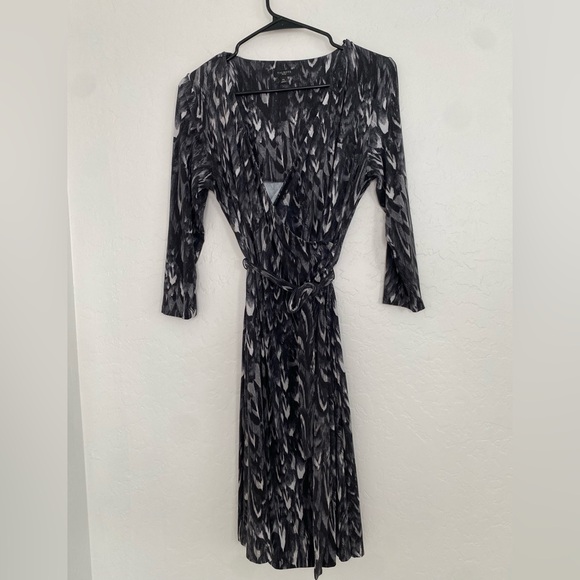 Talbots Wrap Dress Women Medium Petite Feather Print Black/Gray Career Dress - Picture 1 of 10